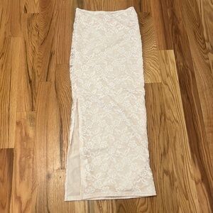 Women’s Lace Skirt Small